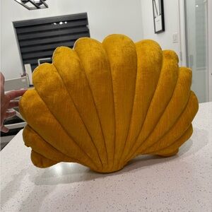 Tamar Mogendorff Yellow Shell-Shaped Pillow